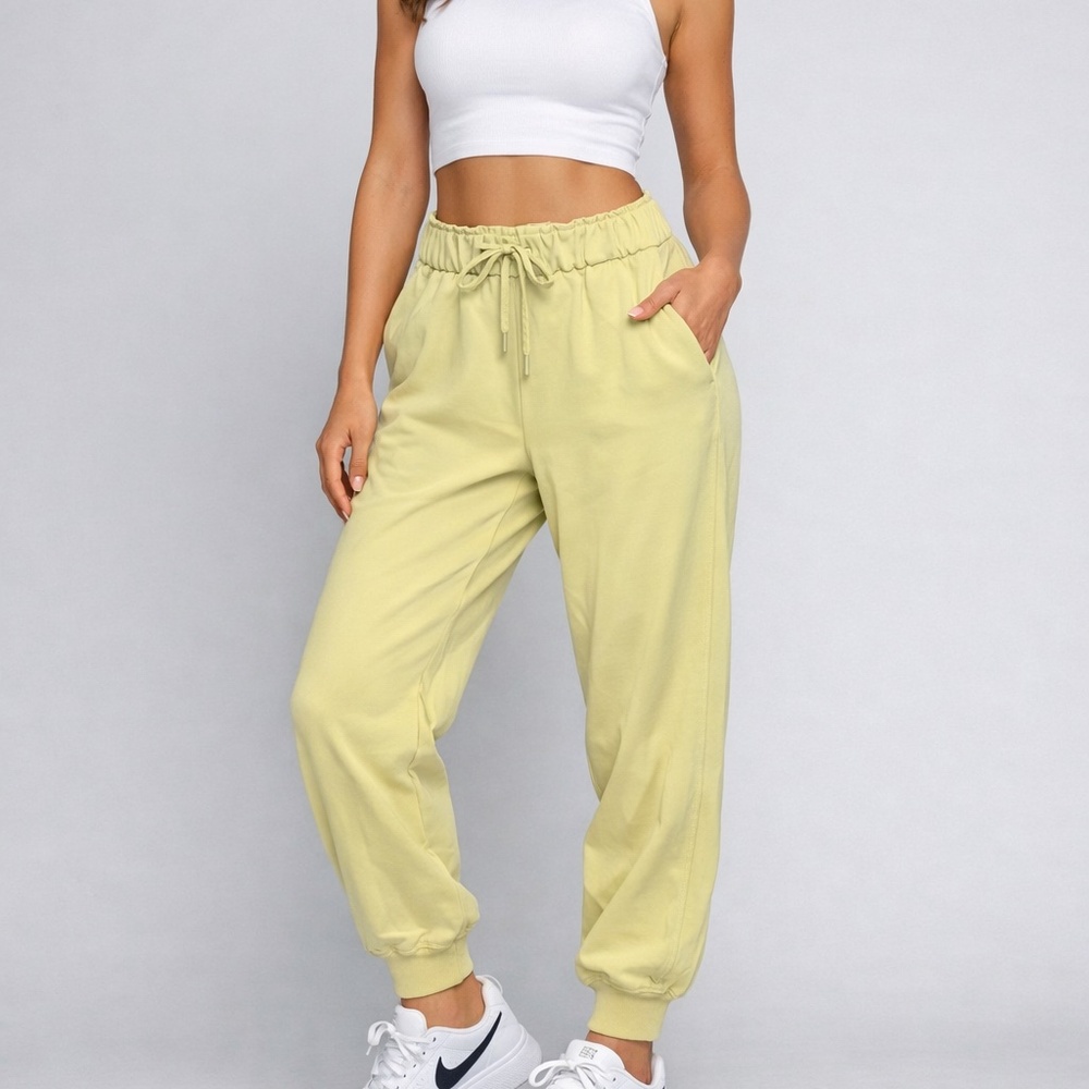 Lululemon Stretch High-Rise Jogger in Finch Yellow Small size